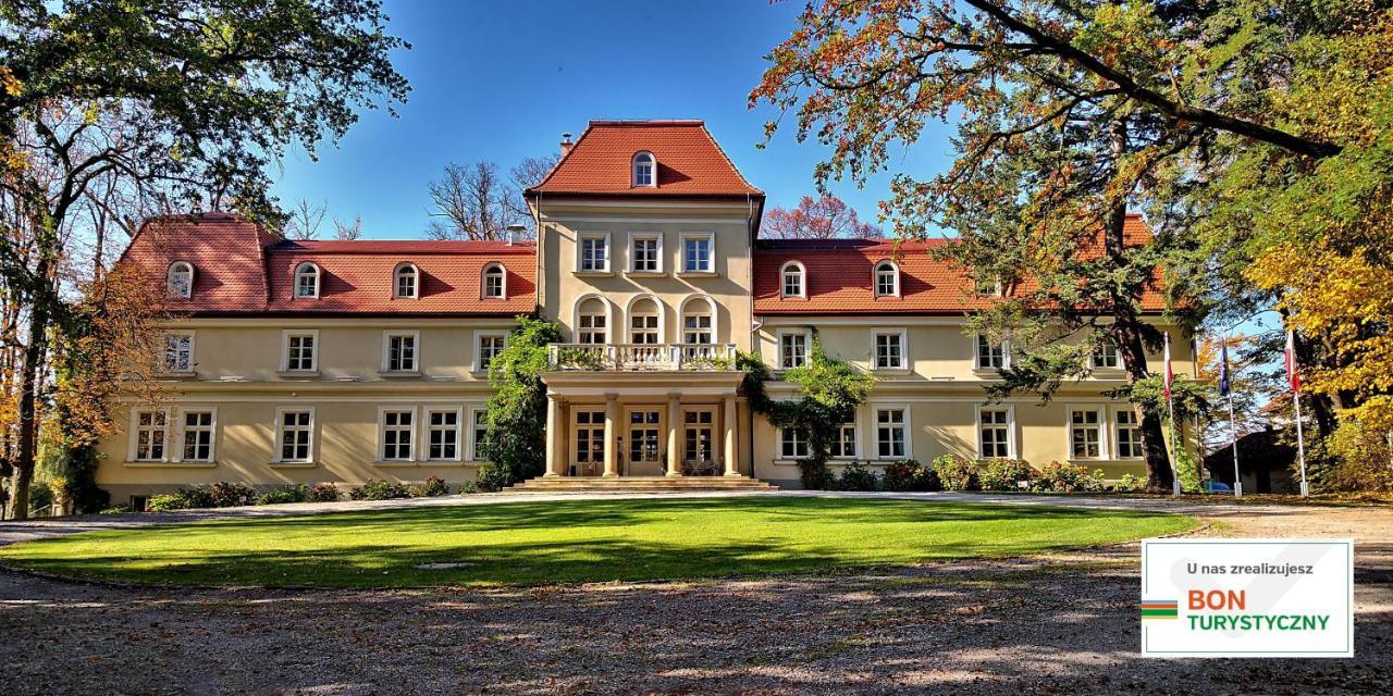 Hotel Dwor Sierakow Exterior foto