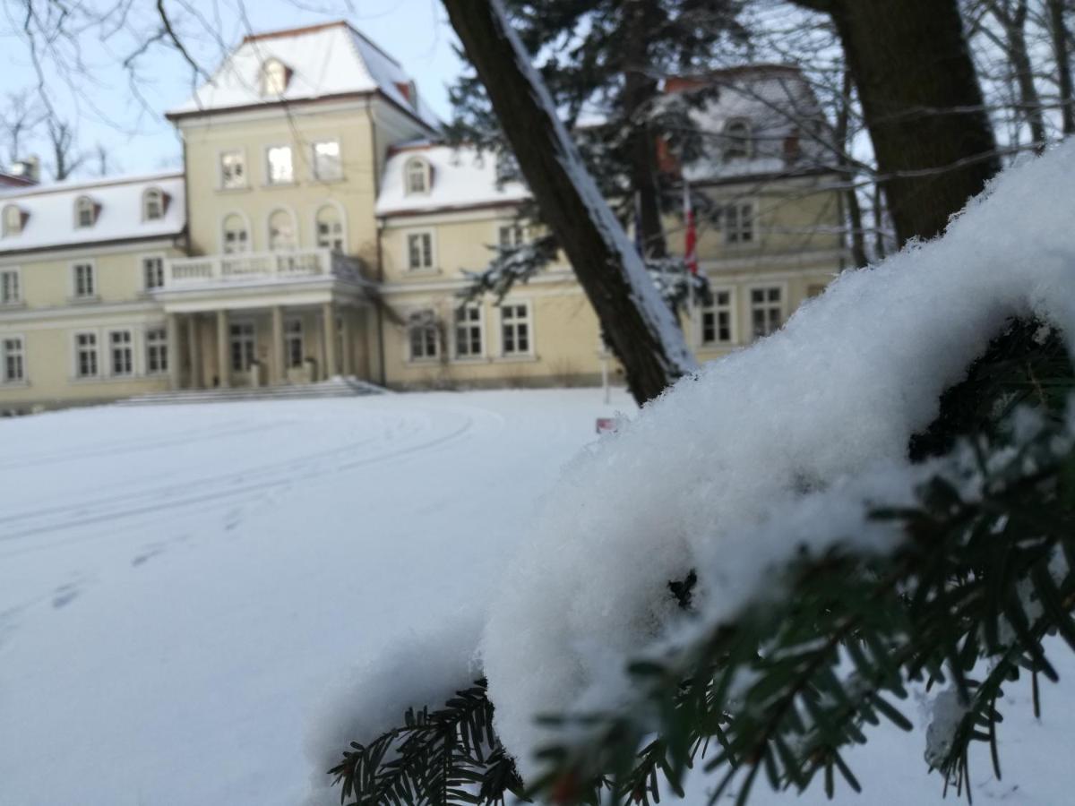Hotel Dwor Sierakow Exterior foto