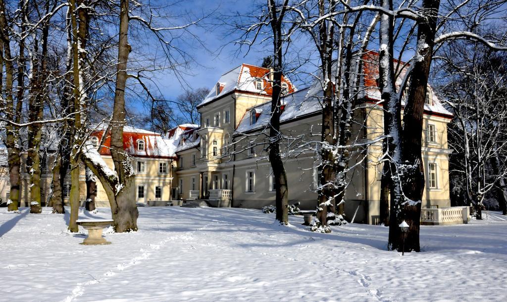 Hotel Dwor Sierakow Exterior foto