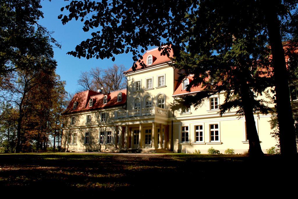 Hotel Dwor Sierakow Exterior foto