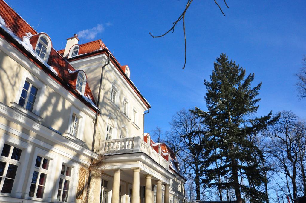 Hotel Dwor Sierakow Exterior foto