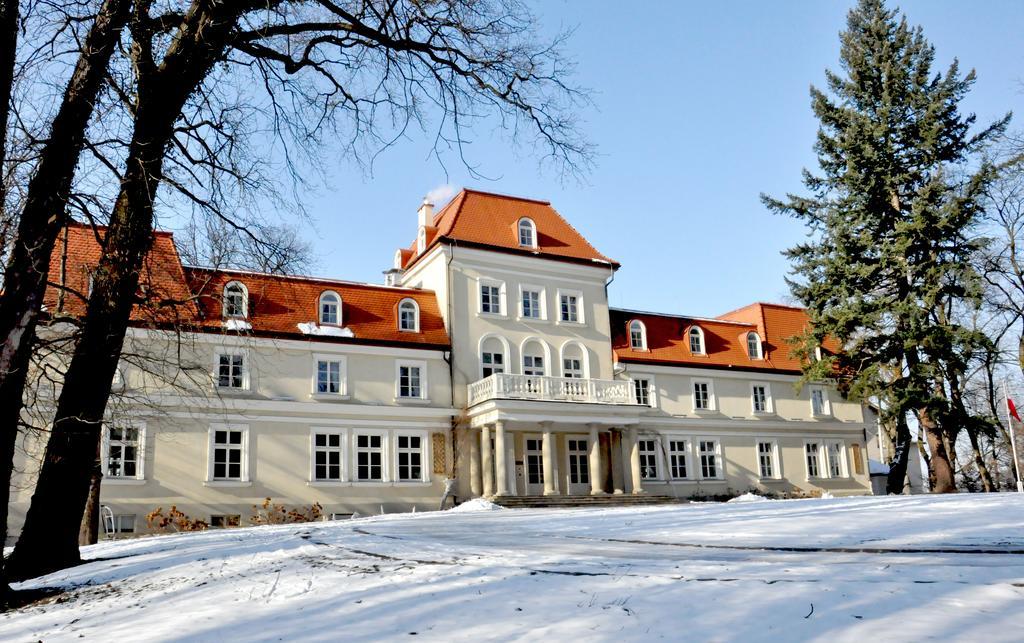 Hotel Dwor Sierakow Exterior foto